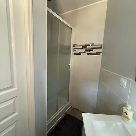 Fully Equipped One-bedroom Apartment, Unpack Your Bags 아파트 *