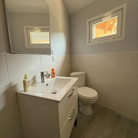 Fully Equipped One-bedroom Apartment, Unpack Your Bags Διαμέρισμα *